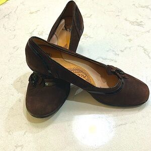 Soffit Brown Leather Heels